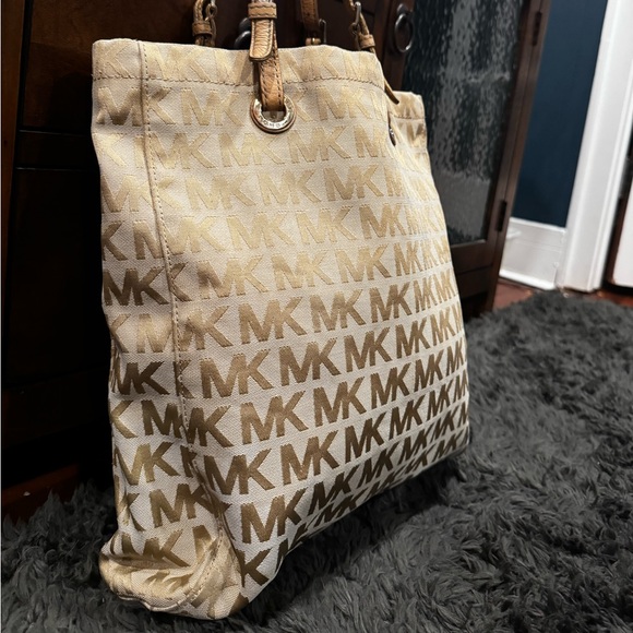 Michael Kors Beige Tall Canvas Signature Tote - Picture 5 of 12